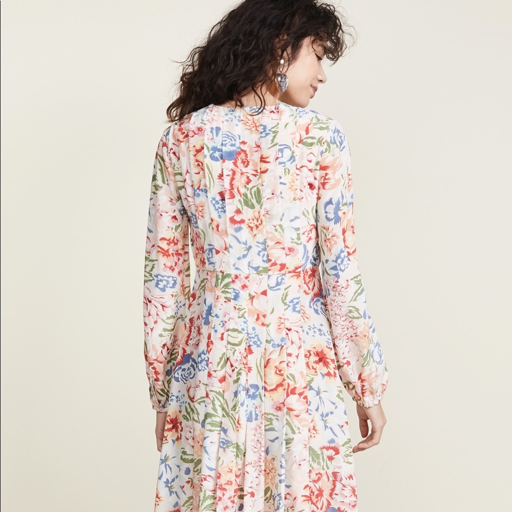 Rixo Camellia dress made out of soft and luxurious silk - Picture 6 of 11